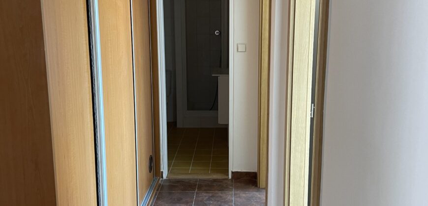 Slunný byt 2+kk po rekonstrukci v uzavřené rezidenci – Táboritská 432,Poděbrady (35 m²)