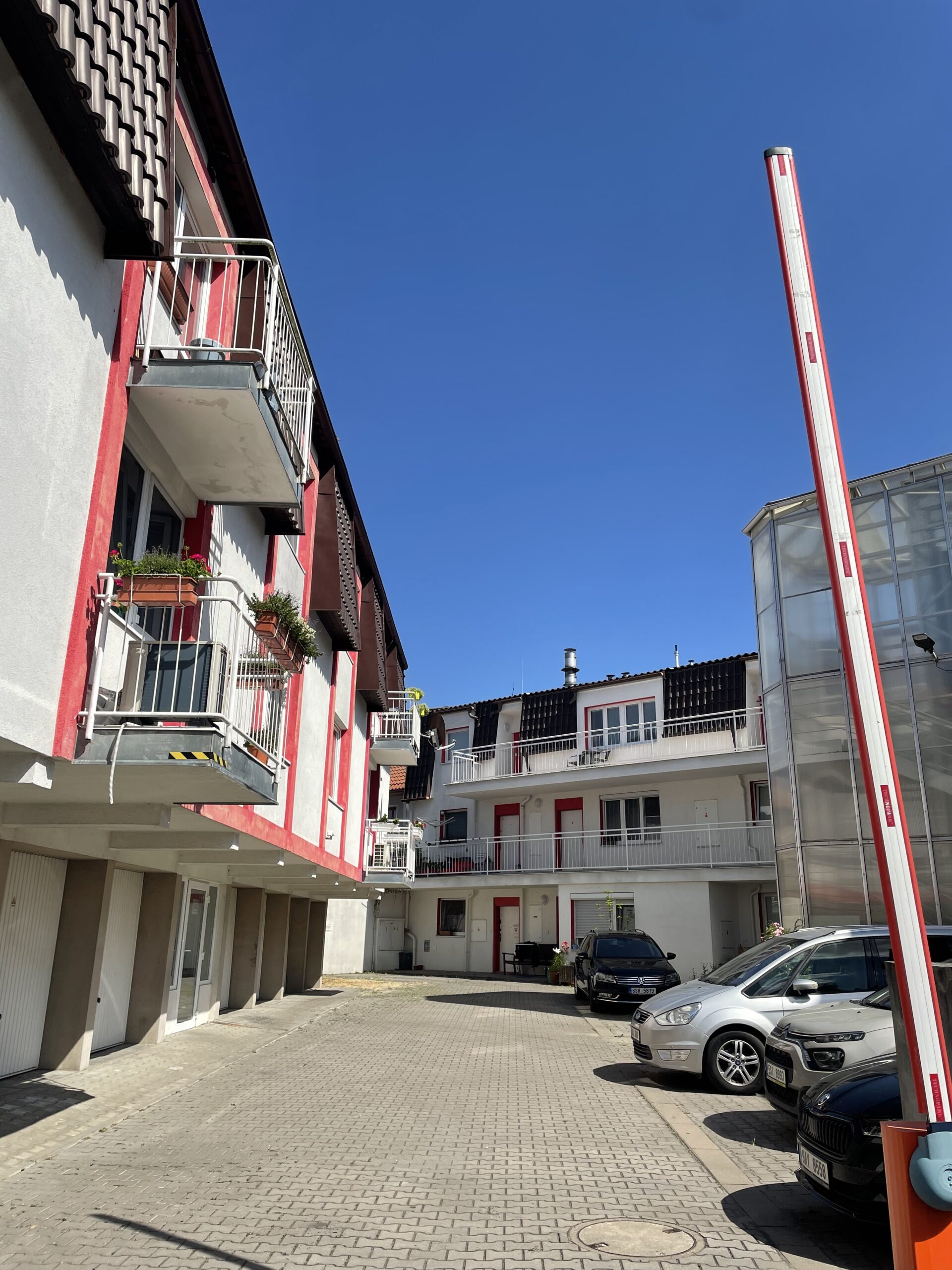 Slunný byt 2+kk po rekonstrukci v uzavřené rezidenci – Táboritská 432,Poděbrady (35 m²)